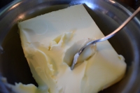 Knoblauch-Senf-Butter