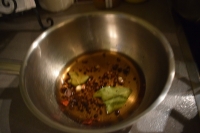 Papaya-Fisch-Suppe mit scharfen Peperoni